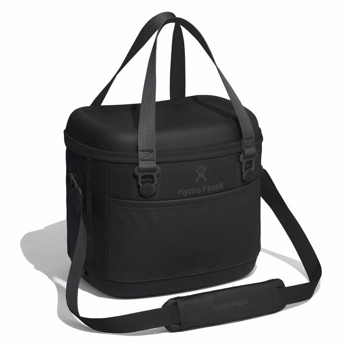 game-day-bundle-c3 12pco001-carryout-cooler-15l-black-angled_1_1.jpg