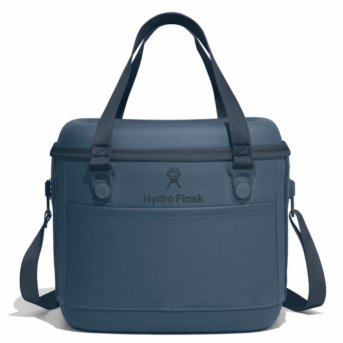 carryouttm-soft-cooler-15-l-f3 12pco384-carryout-cooler-15l-harbor-blue-straight_1.jpg
