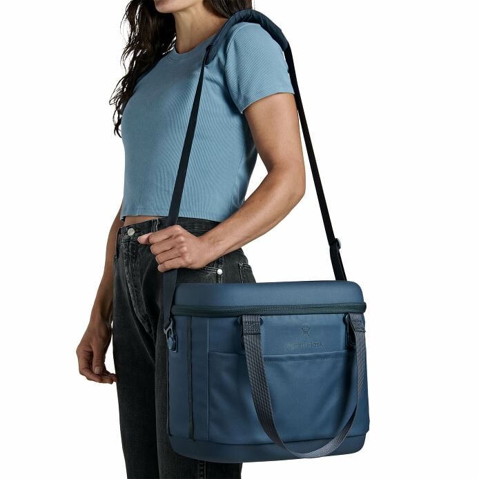 carryouttm-soft-cooler-15-l-f3 250815_hydro_s26_hb_14556_6.jpg