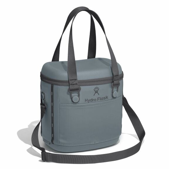 carryouttm-soft-cooler-10-l-i5 6pco043-carryout-cooler-10l-shale-gray-angled_1_1.jpg