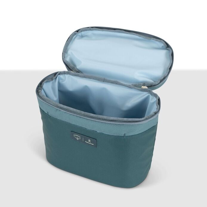 osprey-axis-x-hydro-flask-campus-essentials-bundle-e4 axisxhydroflask_s26_detail2_cascadeblue_10007249_1.jpg