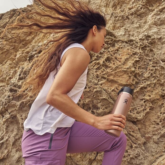 32-oz-lightweight-flex-straw-bottle-h2 hf_s26_lightweight_mcinnis_6946_1_3.jpg