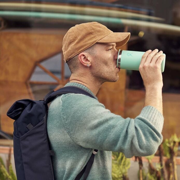 20-oz-coffee-cup-y7 hf_s26_mcinnis_0666_1_4.jpg