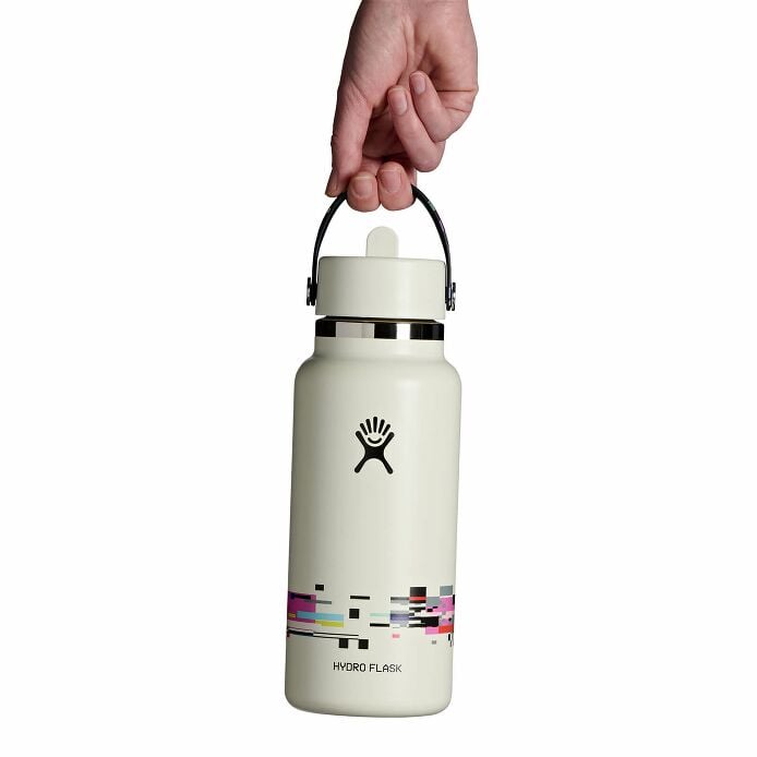 glitch-collection-32-oz-bottle-with-flex-straw-cap-m5 le26-w32-1006-32-oz-wide-flex-straw-cap-glitch-white-hb.jpg