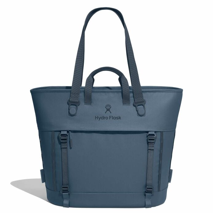 carryouttm-soft-cooler-tote-30-l-f5 maxiit384-carryout-tote-30l-harbor-blue-straight.jpg